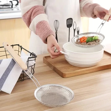 Nyeles konyhai fém szűrő fa nyéllel  Ø16cm